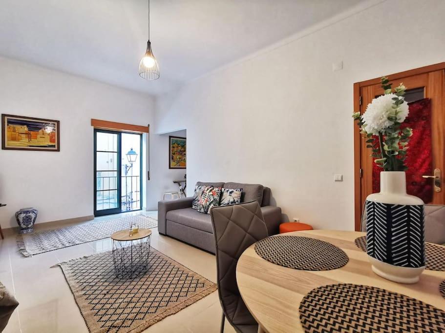 Downtown Apartment เซตุบาล ภายนอก รูปภาพ